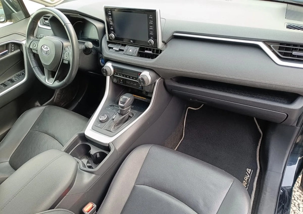Toyota RAV4 cena 145000 przebieg: 146700, rok produkcji 2020 z Brwinów małe 352